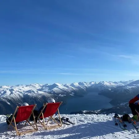 Roalden Mountain ستراندا