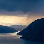 Roalden Mountain شاليه ستراندا